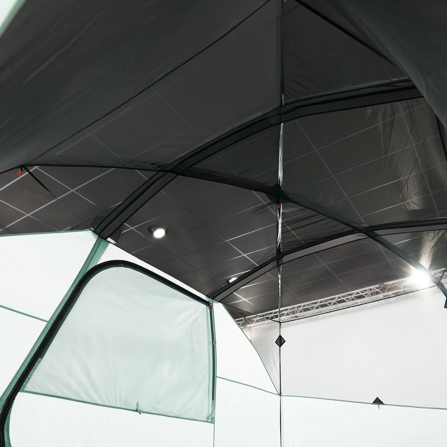 Quechua 6 Man Tent With Poles 16 Quechua 6 Man Tent With Poles - Image 16