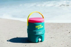 IGLOO Retro Barrel Of Fun 2 Gallon 9 IGLOO Retro Barrel Of Fun 2 Gallon -Camping Sales Shop kc88273d206089a3a71fec21ebeffb697